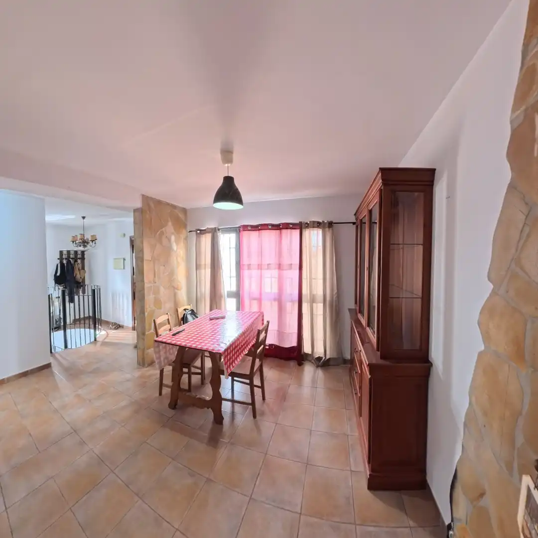 Comedor de Edificio en venta en Sayalonga