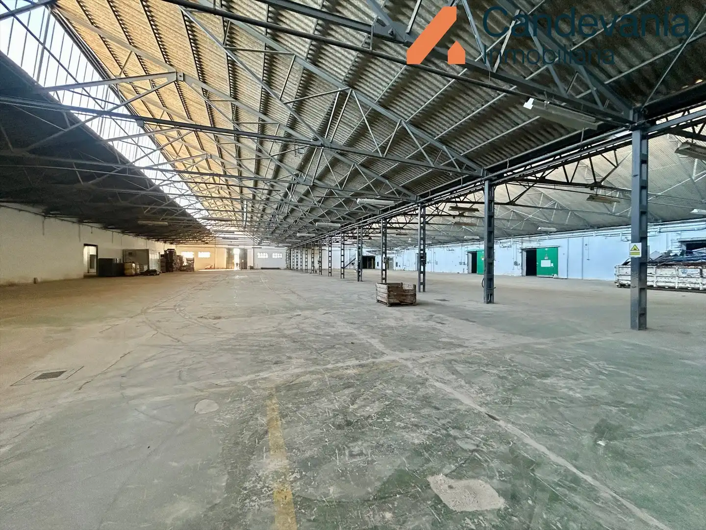 Vista exterior de Nave industrial en venta en Zuera