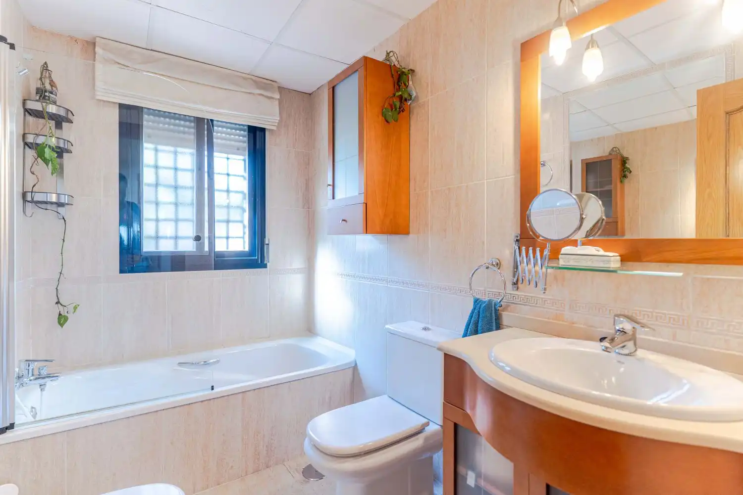Baño de Piso en venta en Motril con Terraza, Balcón y Piscina comunitaria