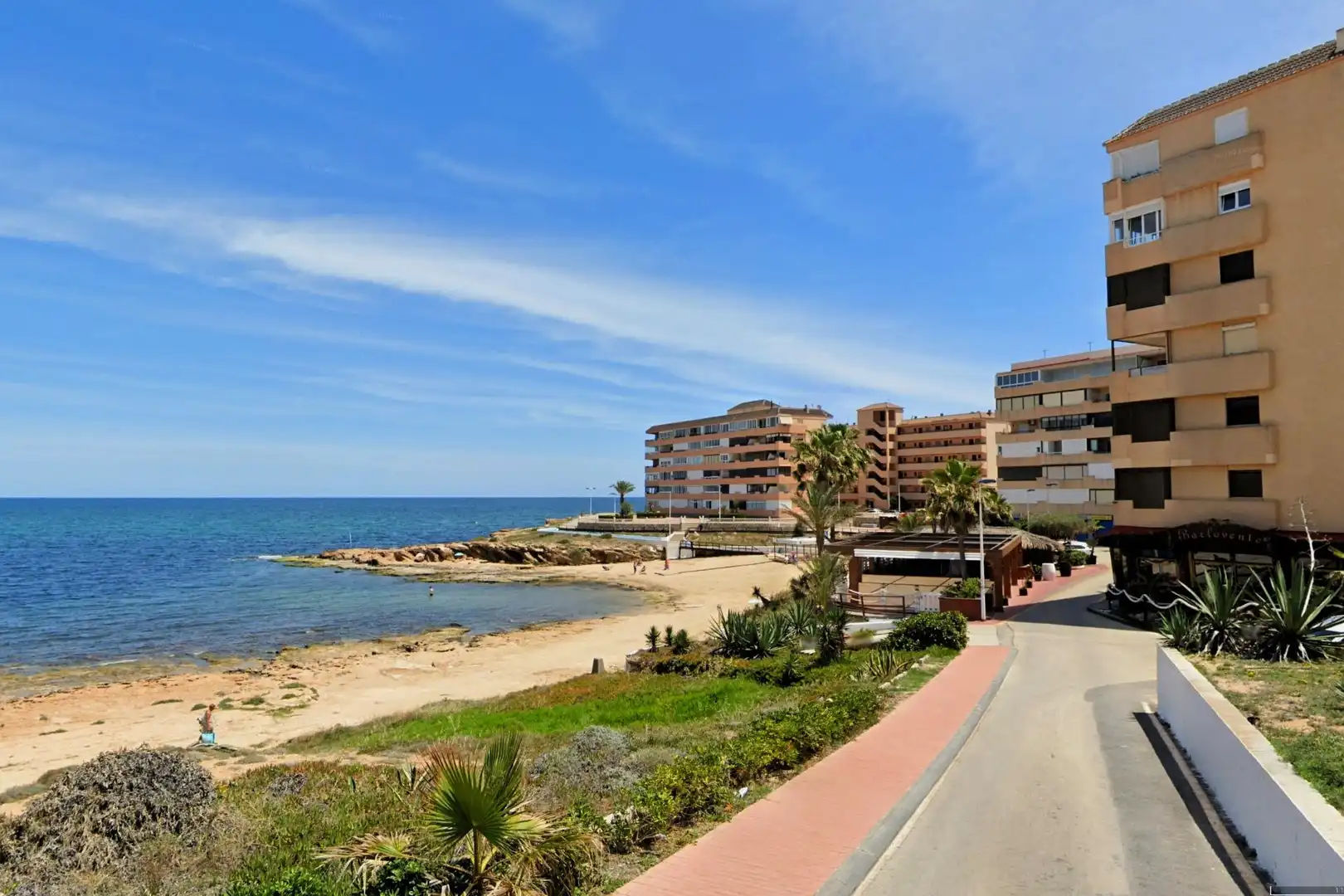 Vista exterior de Casa adosada en venda en Torrevieja amb Aire condicionat, Calefacció i Terrassa