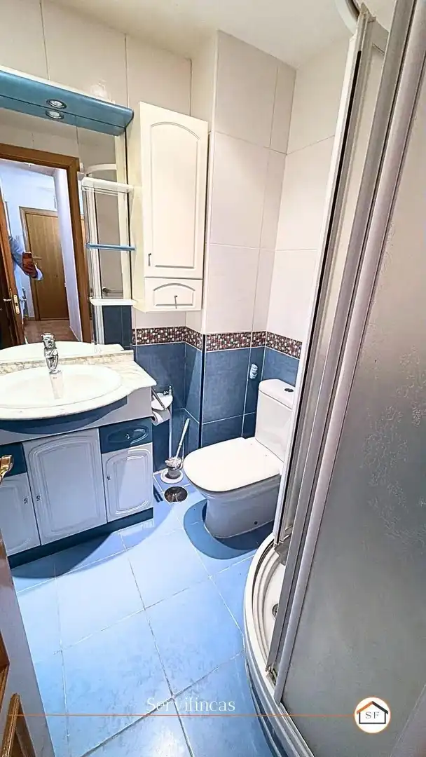 Bathroom of Flat for sale in Madrid  with Air Conditioner, Heating and Parquet flooring