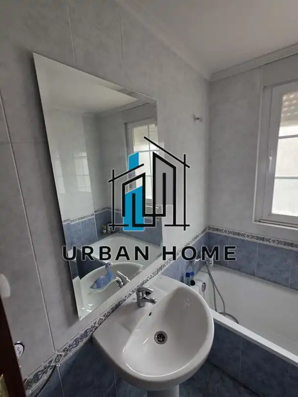 Badezimmer von Einfamilien-Reihenhaus zum Verkauf in Chozas de Abajo mit Heizung und Abstellraum