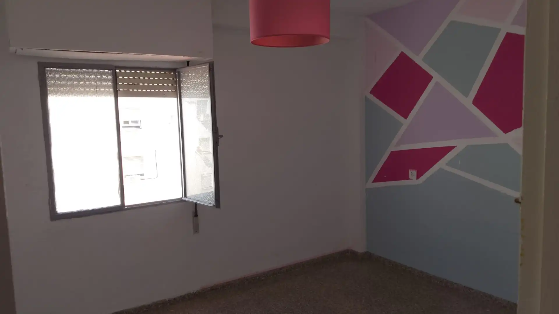 Habitación de Piso en venta en Valencia con Balcón