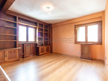 Flat with lift for sale in Calle de Fermín Caballero