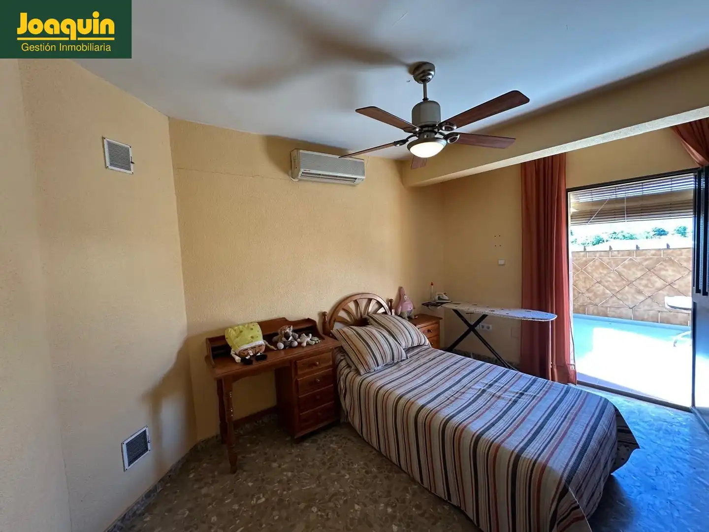 Schlafzimmer von Wohnung zum Verkauf in Córdoba mit Klimaanlage, Terrasse und Abstellraum