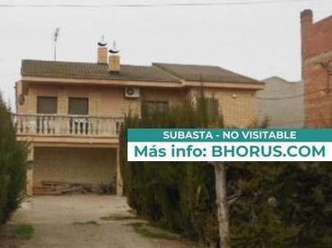 Casa con jardín en venta en CARRETERA LLEIDA 6