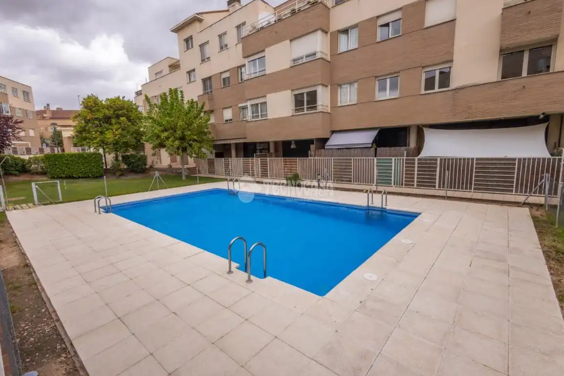 Swimming pool of Flat for rent in Santa Marta de Tormes  with Air Conditioner, Heating and Community pool
