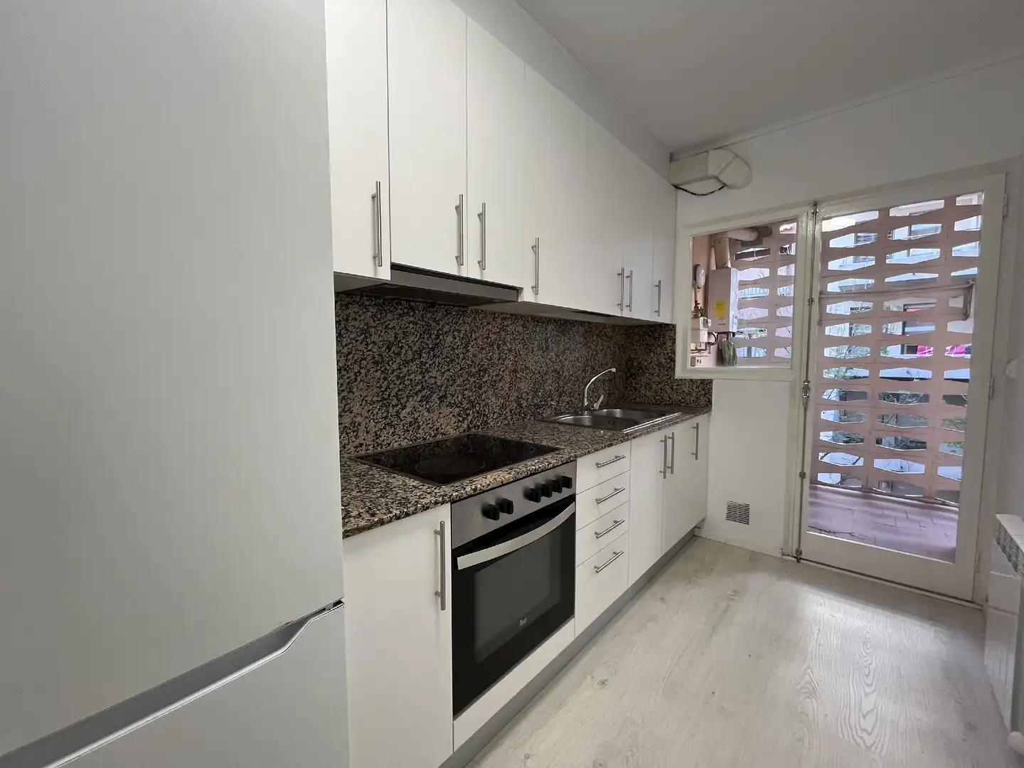 Küche von Wohnung zum Verkauf in Girona mit Heizung und Parkett