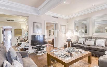 Living room of Flat for sale in  Barcelona Capital  with Air Conditioner, Heating and Terrace