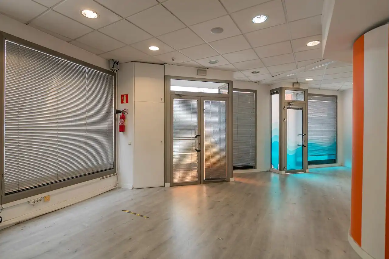 Business premises for sale in Carrer de Sarret i Arbós, imagen 16