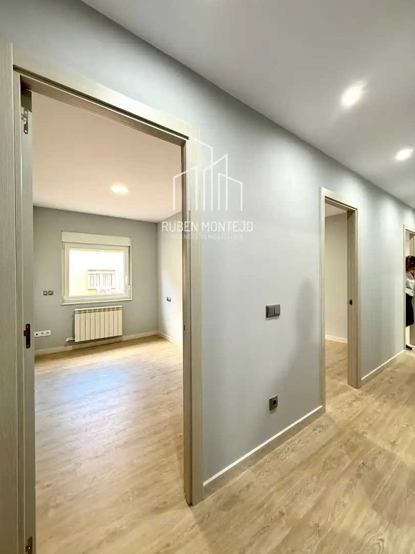 Bedroom of Flat for rent in Salamanca  with Heating, Parquet flooring and Terrace