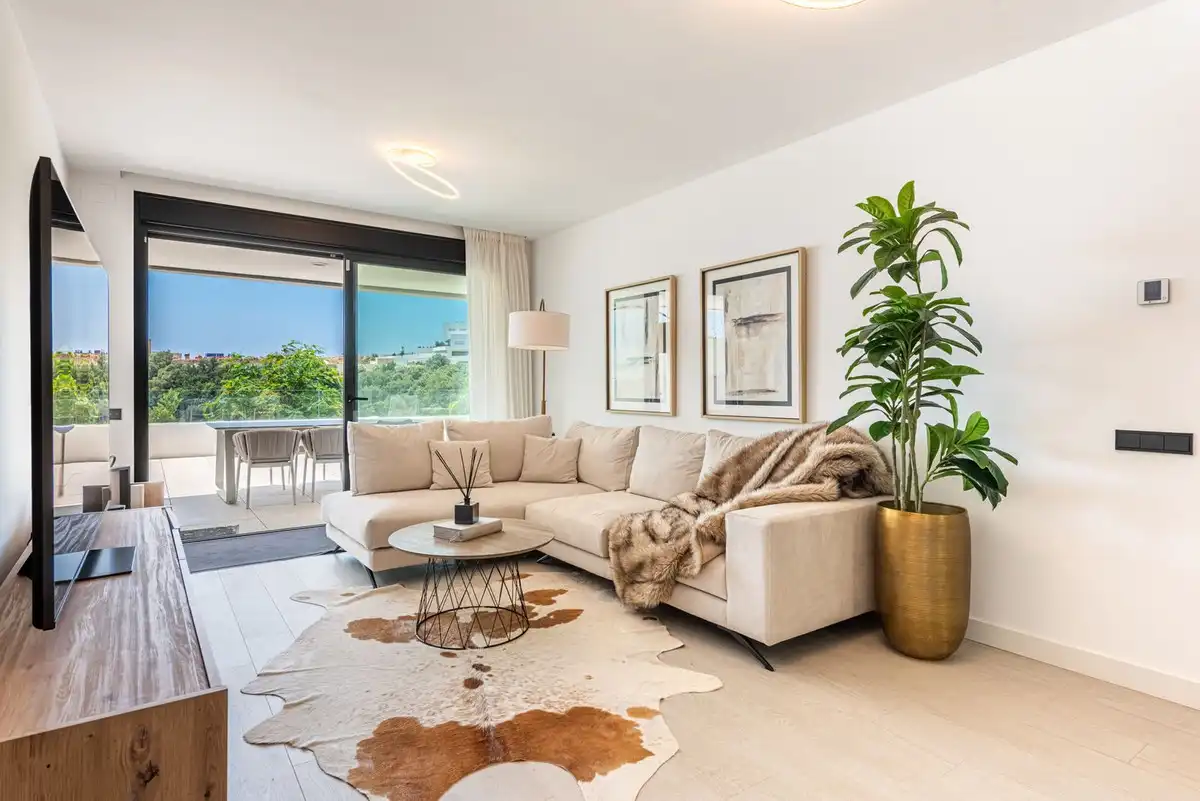 Sala d'estar de Pis en venda en Marbella amb Aire condicionat, Terrassa i Alarma
