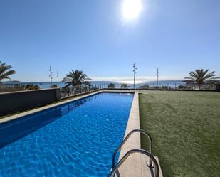 Swimming pool of Flat for sale in Badalona  with Air Conditioner, Terrace and Balcony