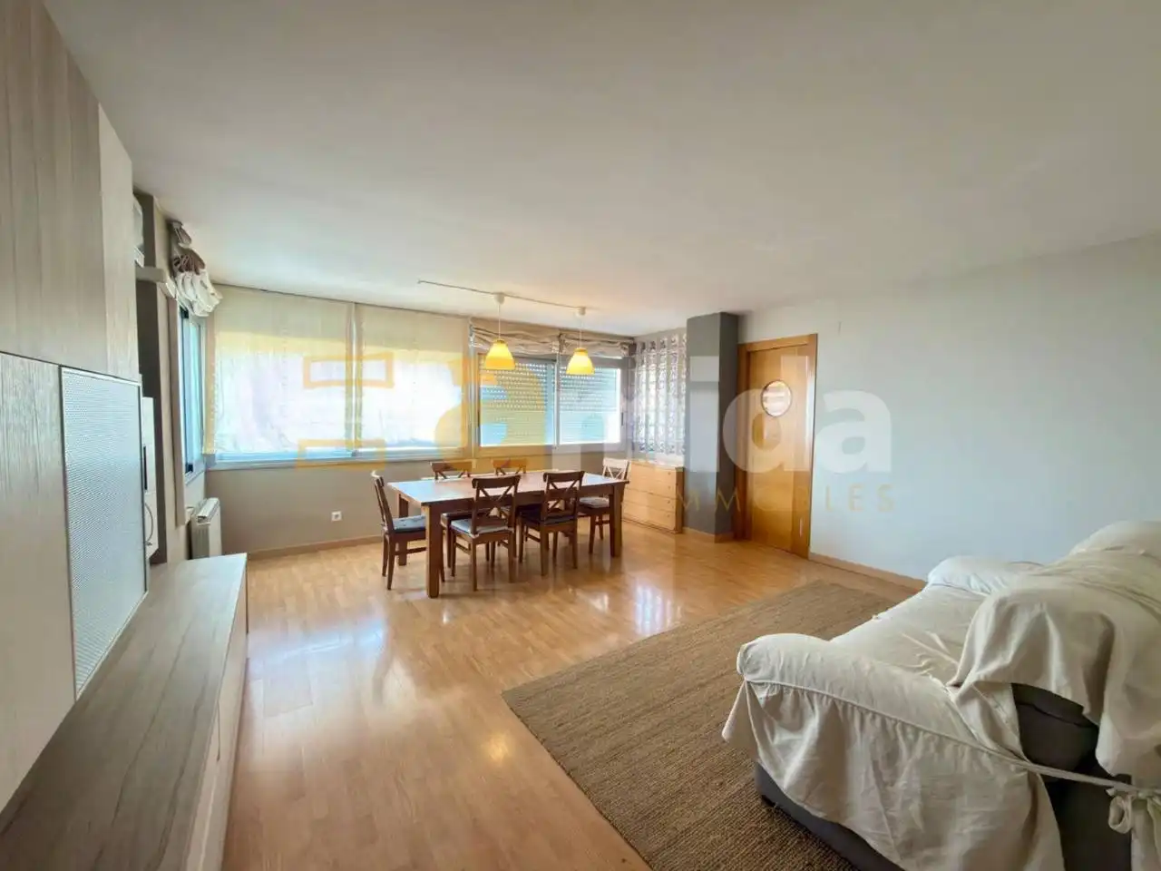 Sala d'estar de Pis en venda en Sabadell amb Aire condicionat i Parquet