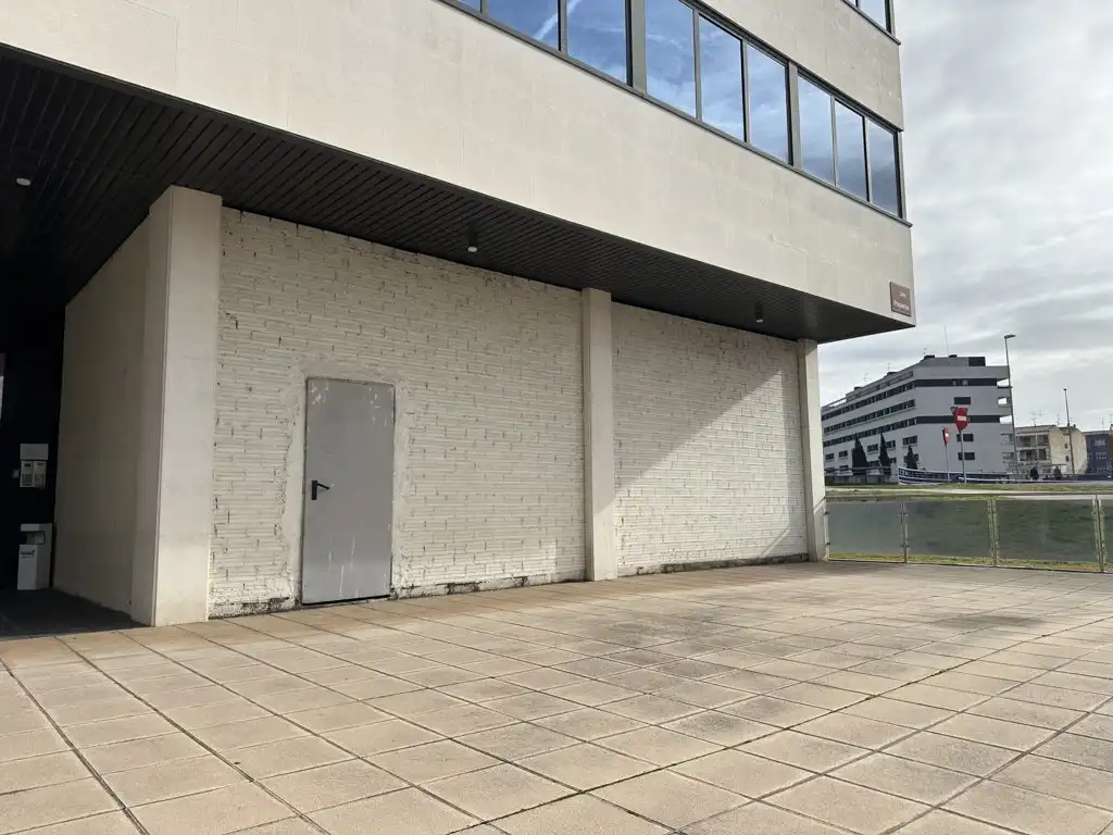 Außenansicht von Geschaftsraum zur Miete in  Logroño