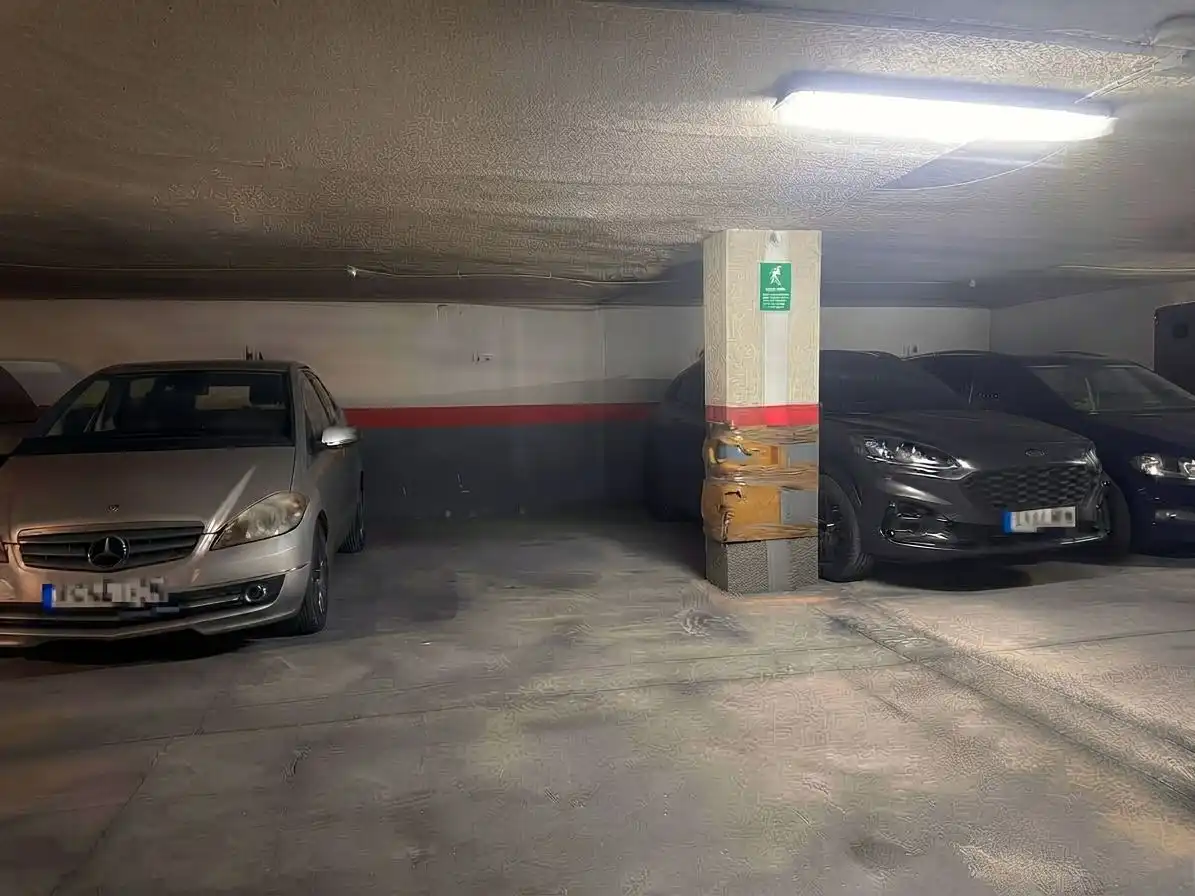 Garage zur Miete in Nou Moles
