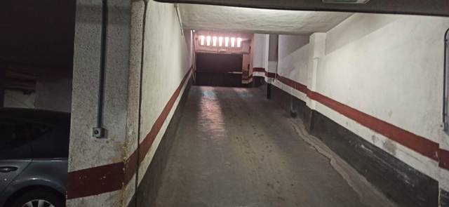 Garaje en Alquiler en Carrer de Sant Ignasi de Loiola, 60 en La Petxina