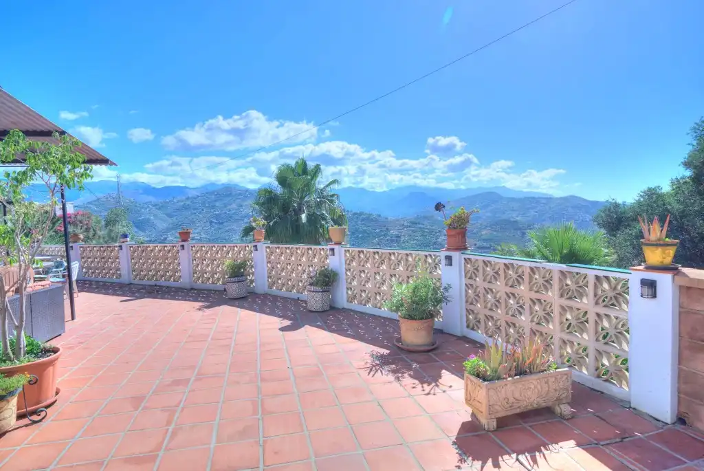 Casa rustica con piscina in vendita a Sayalonga, imagen 2