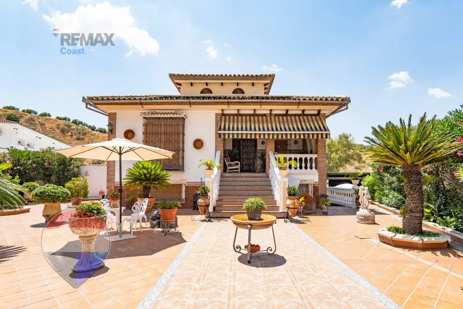 Exterior view of Houses for sale in Cuevas Bajas  with Heating, Private garden and Swimming Pool