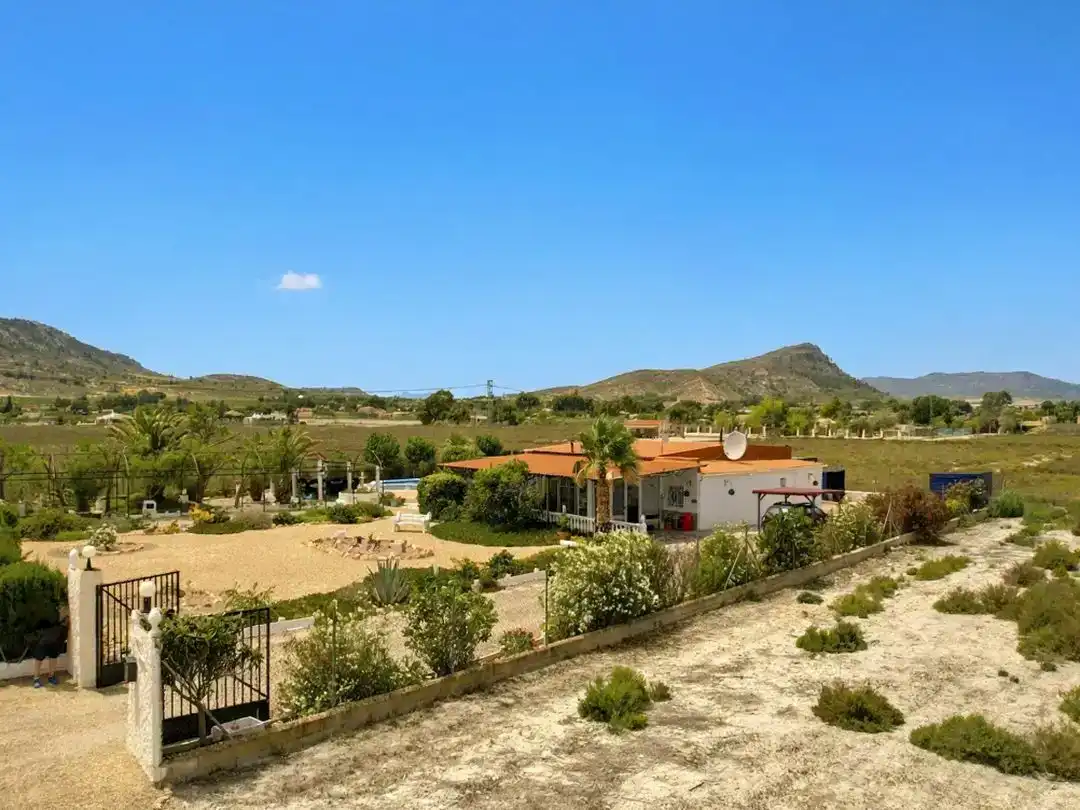 Finca rústica en venda en Villena amb Piscina