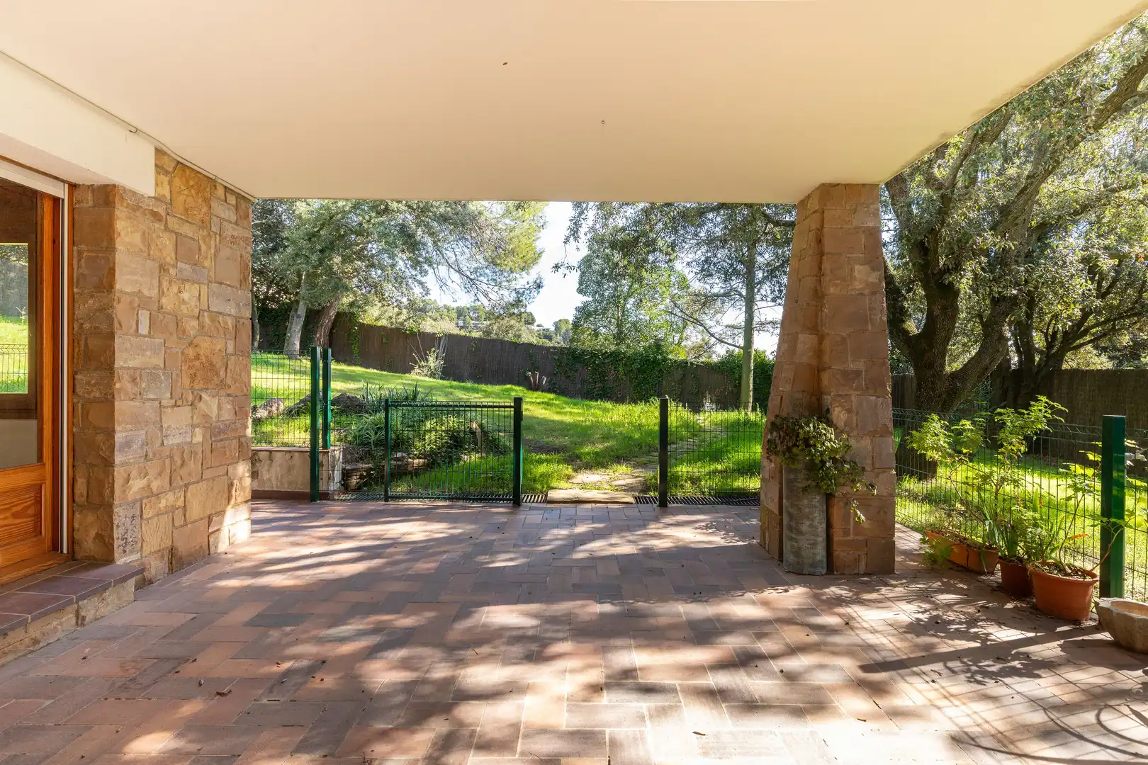 Terrassa de Casa o xalet en venda en Matadepera amb Calefacció, Jardí privat i Traster