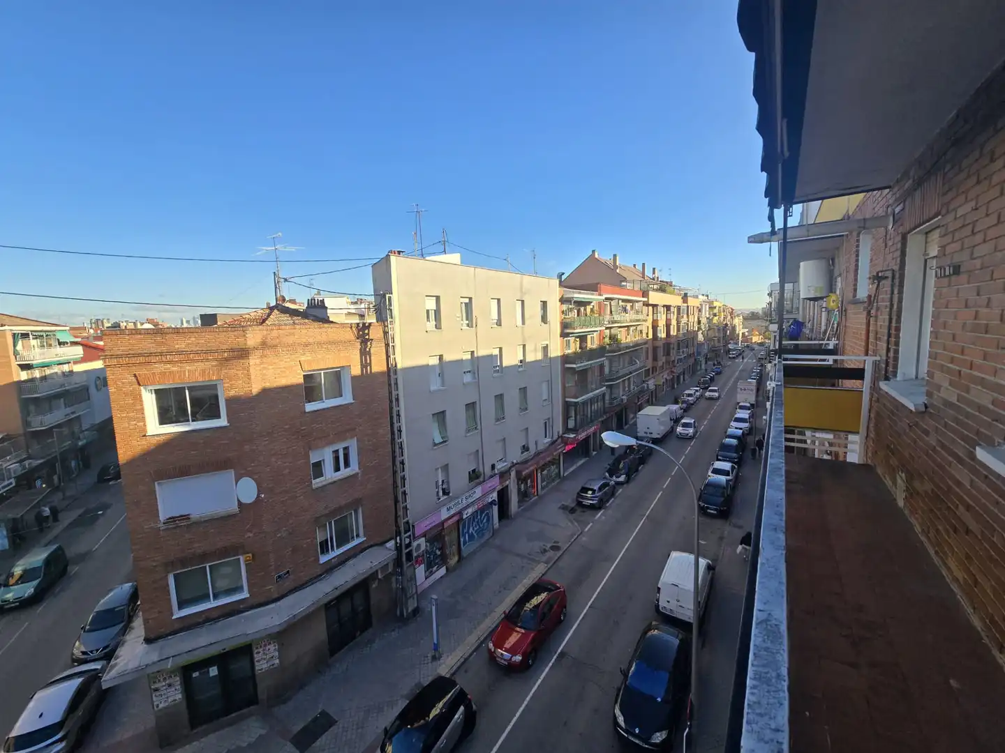 Vista exterior de Piso en venta en Madrid con Calefacción