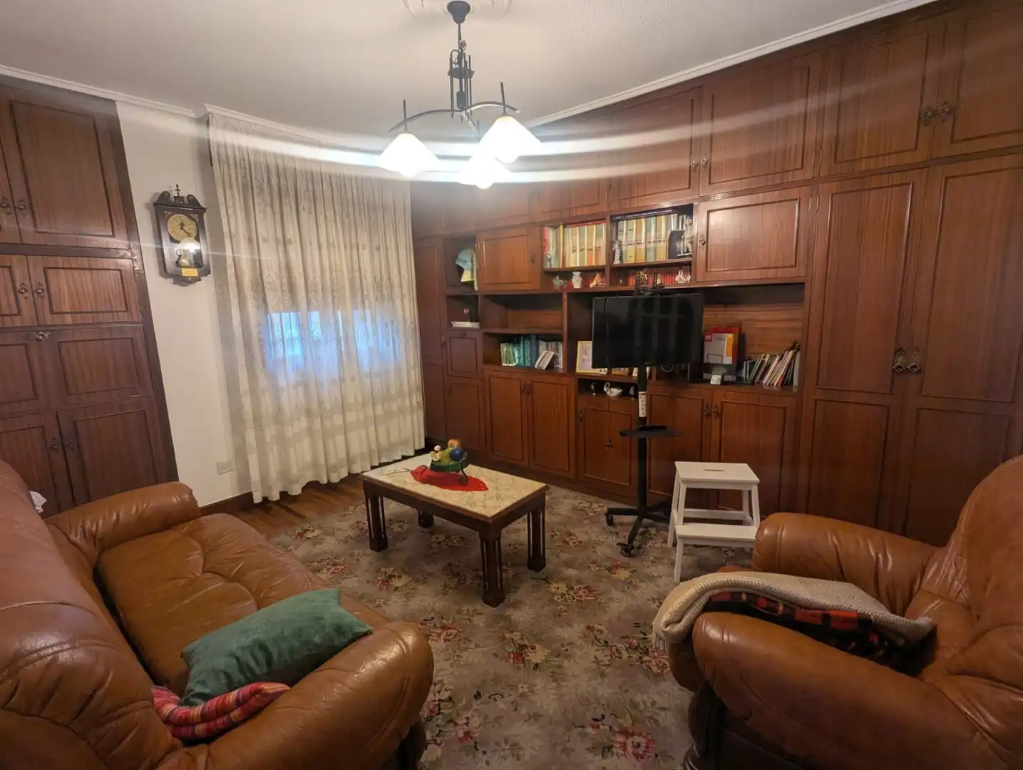 Sala d'estar de Casa adosada en venda en Bedia amb Calefacció, Jardí privat i Traster