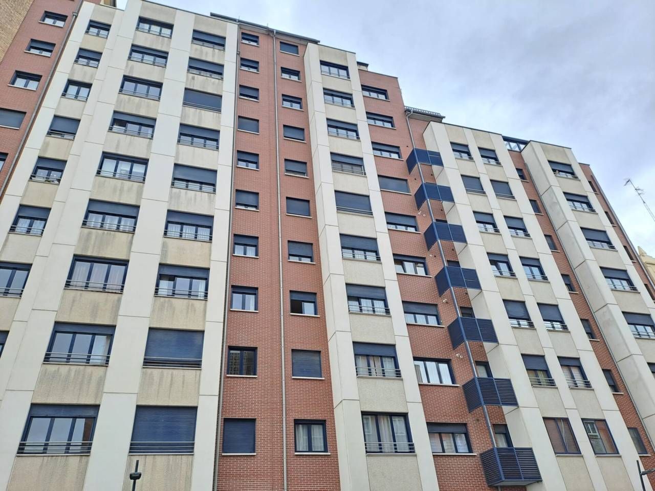 Exterior view of Flat for sale in Burgos Capital  with Heating, Parquet flooring and Storage room
