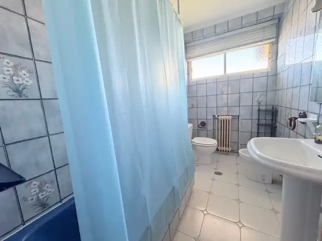 Badezimmer von Wohnung zur Miete in Puertollano mit Klimaanlage, Heizung und Möbliert