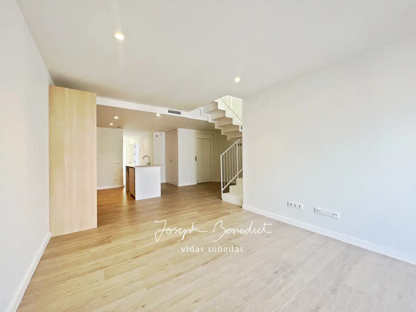 Attic for rent in Centre
