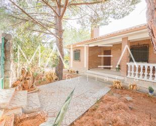 Jardí de Casa o xalet en venda en Navalcarnero amb Terrassa