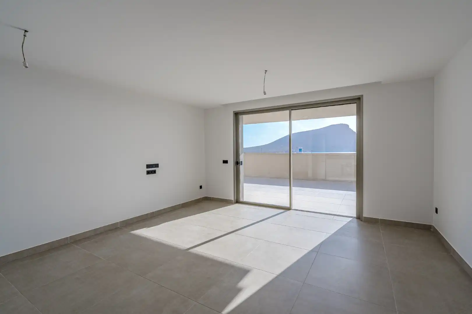 Wohnung zum Verkauf in Granadilla de Abona mit Klimaanlage, Privatgarten und Terrasse
