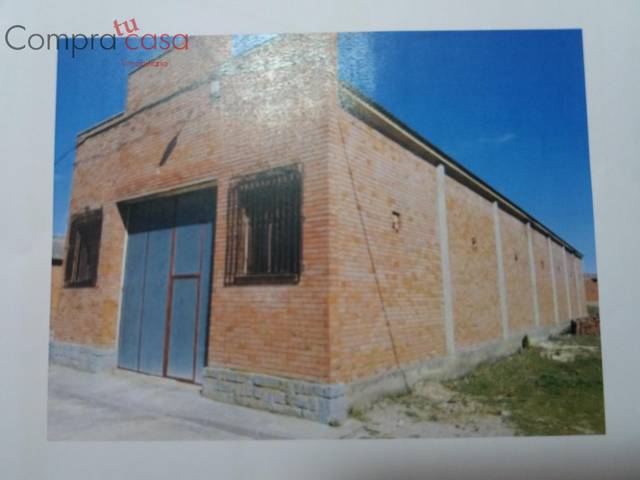 Nave industrial en Venta en Gomezserracín