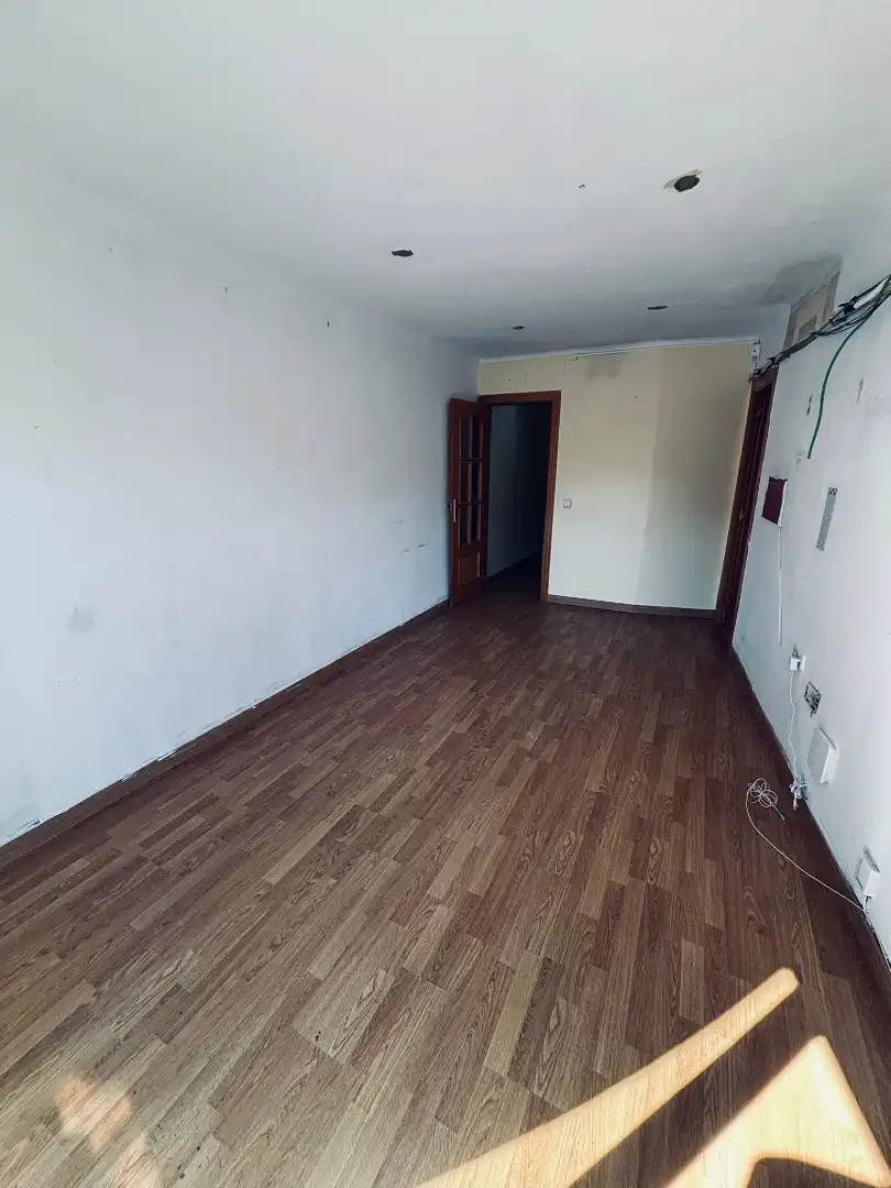 Schlafzimmer von Wohnung zum Verkauf in L'Hospitalet de Llobregat mit Parkett, Terrasse und Balkon