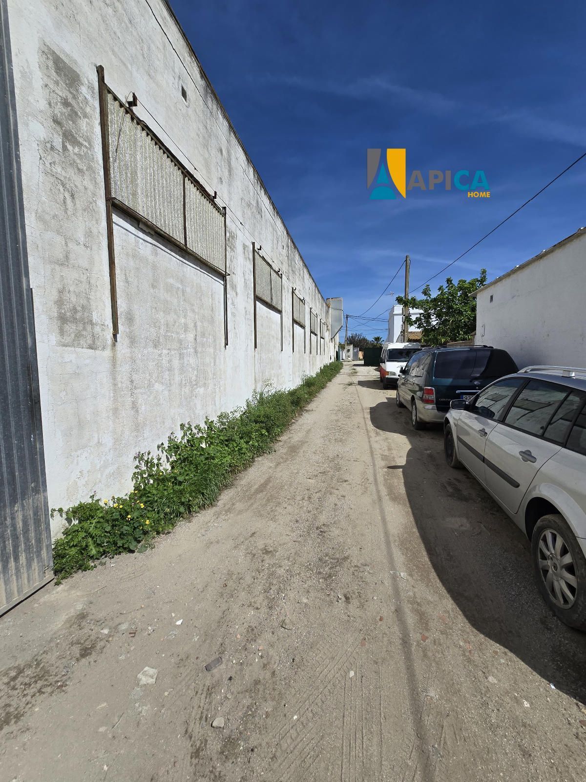 Vista exterior de Nau industrial en venda en La Línea de la Concepción