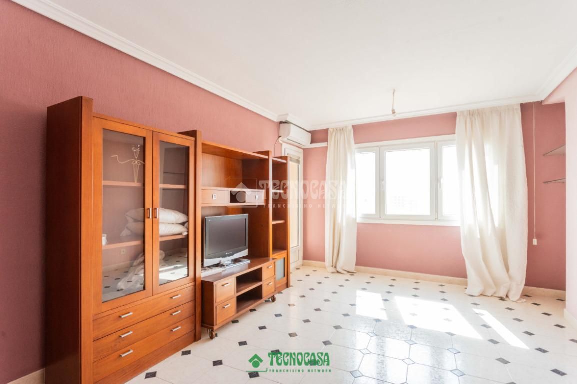 Schlafzimmer von Gebaude zum Verkauf in  Almería Capital