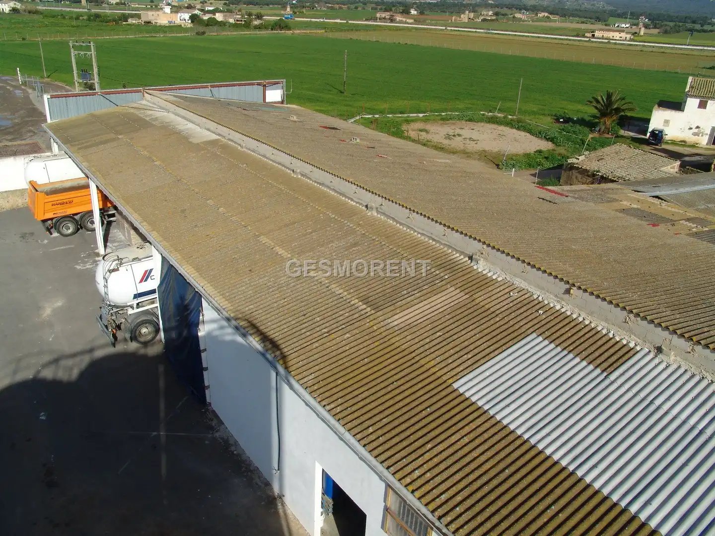 Exterior view of Industrial buildings for sale in  Palma de Mallorca