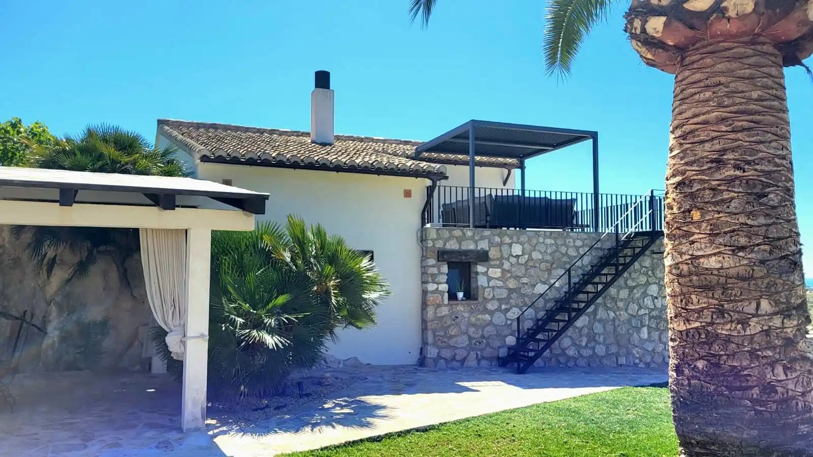 Vista exterior de Casa o chalet en venta en Benitachell / El Poble Nou de Benitatxell con Aire acondicionado, Calefacción y Jardín privado