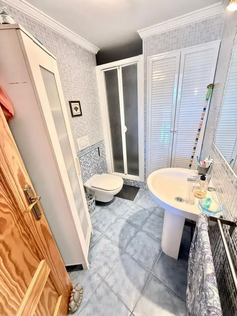 Baño de Ático de alquiler en Vélez-Málaga con Jardín privado, Terraza y Amueblado