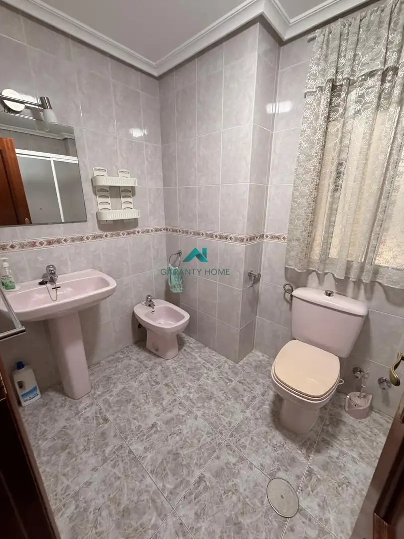 Bathroom of Ground floor for sale in Martos  with Furnished
