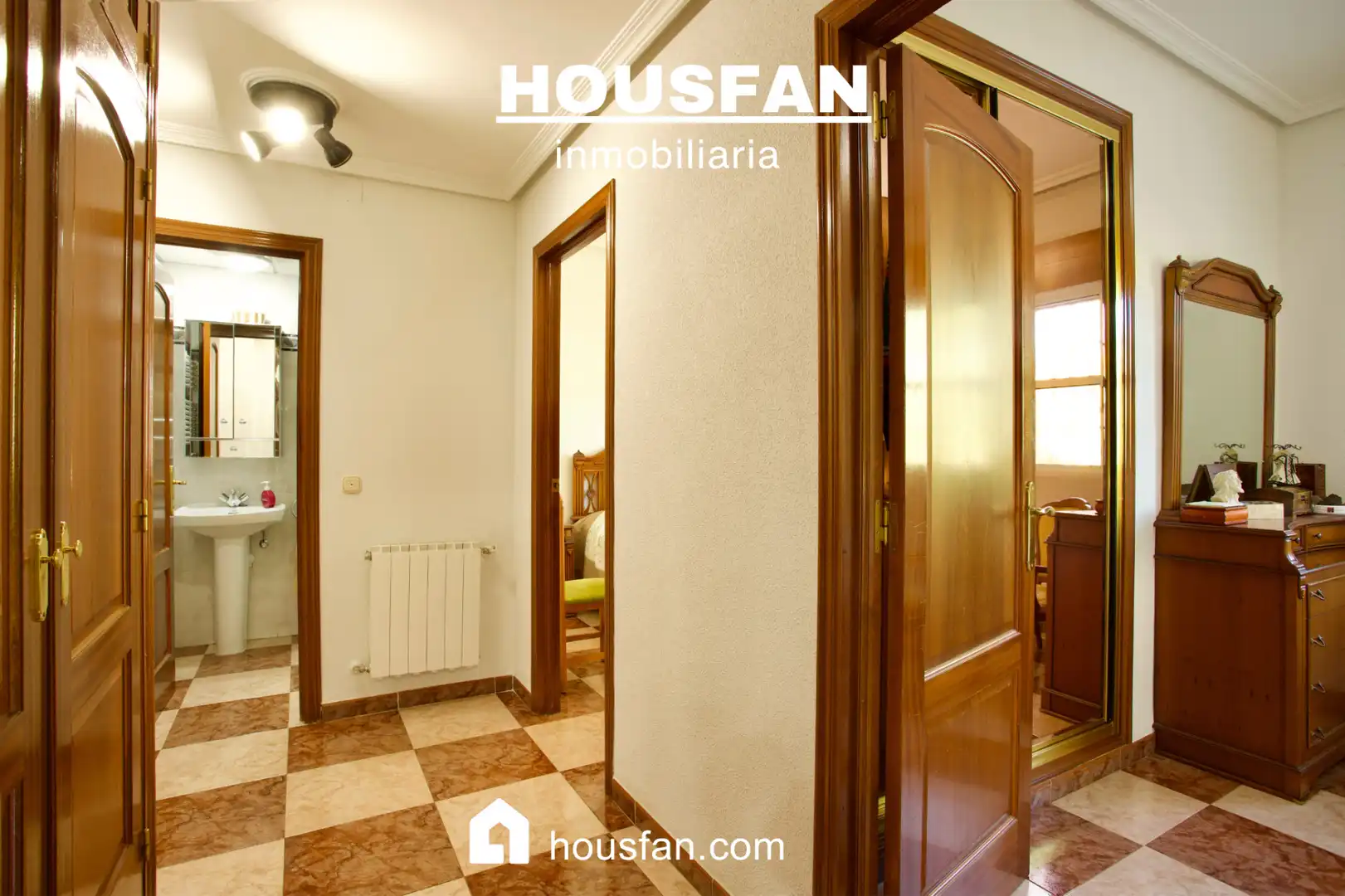 Houses for sale in Cáceres  with Air Conditioner, Heating and Private garden