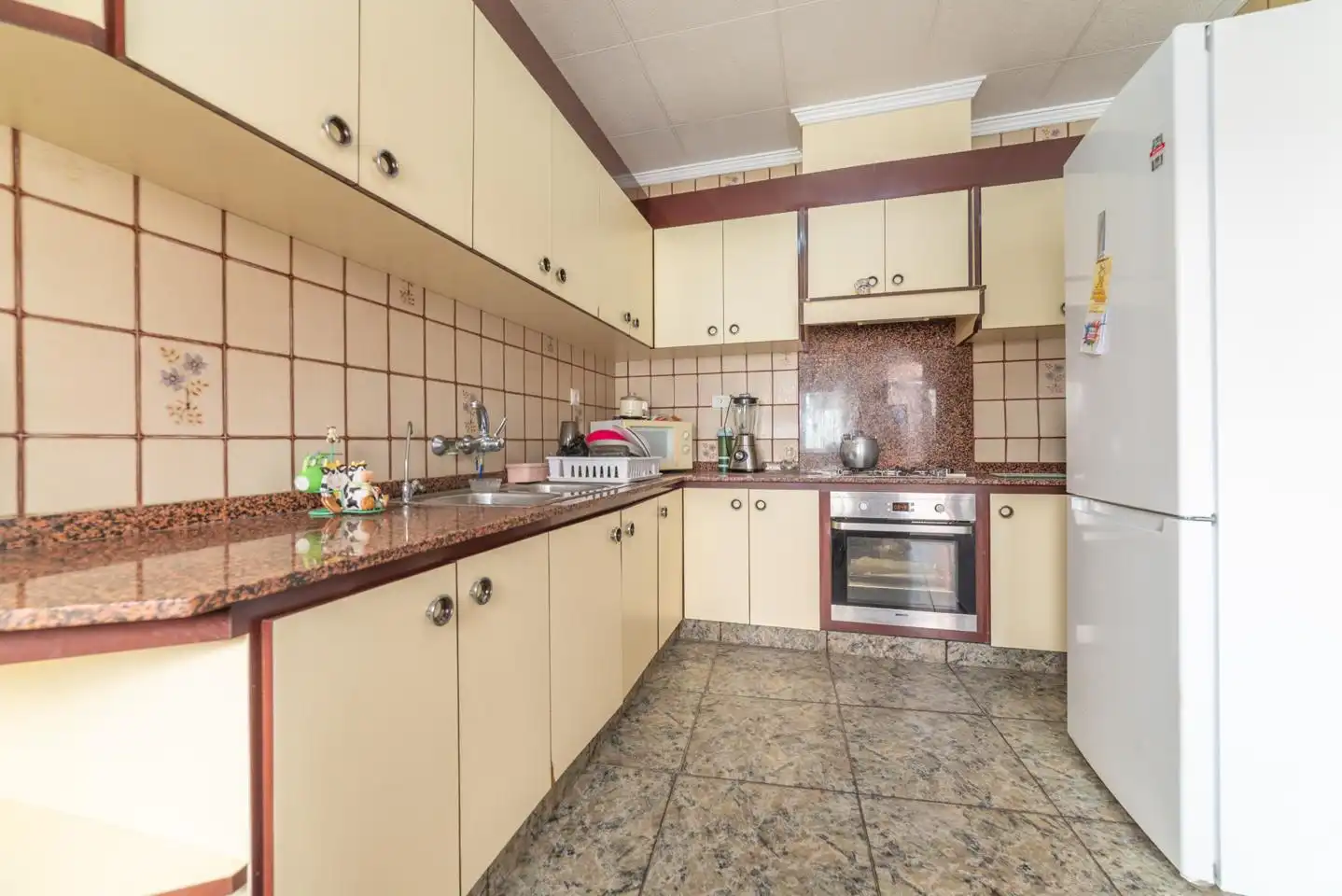 Cuina de Casa o xalet en venda en San Pedro del Pinatar amb Aire condicionat, Jardí privat i Terrassa