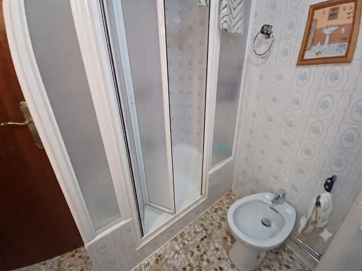 Baño de Piso en venta en La Roda con Aire acondicionado, Calefacción y Trastero