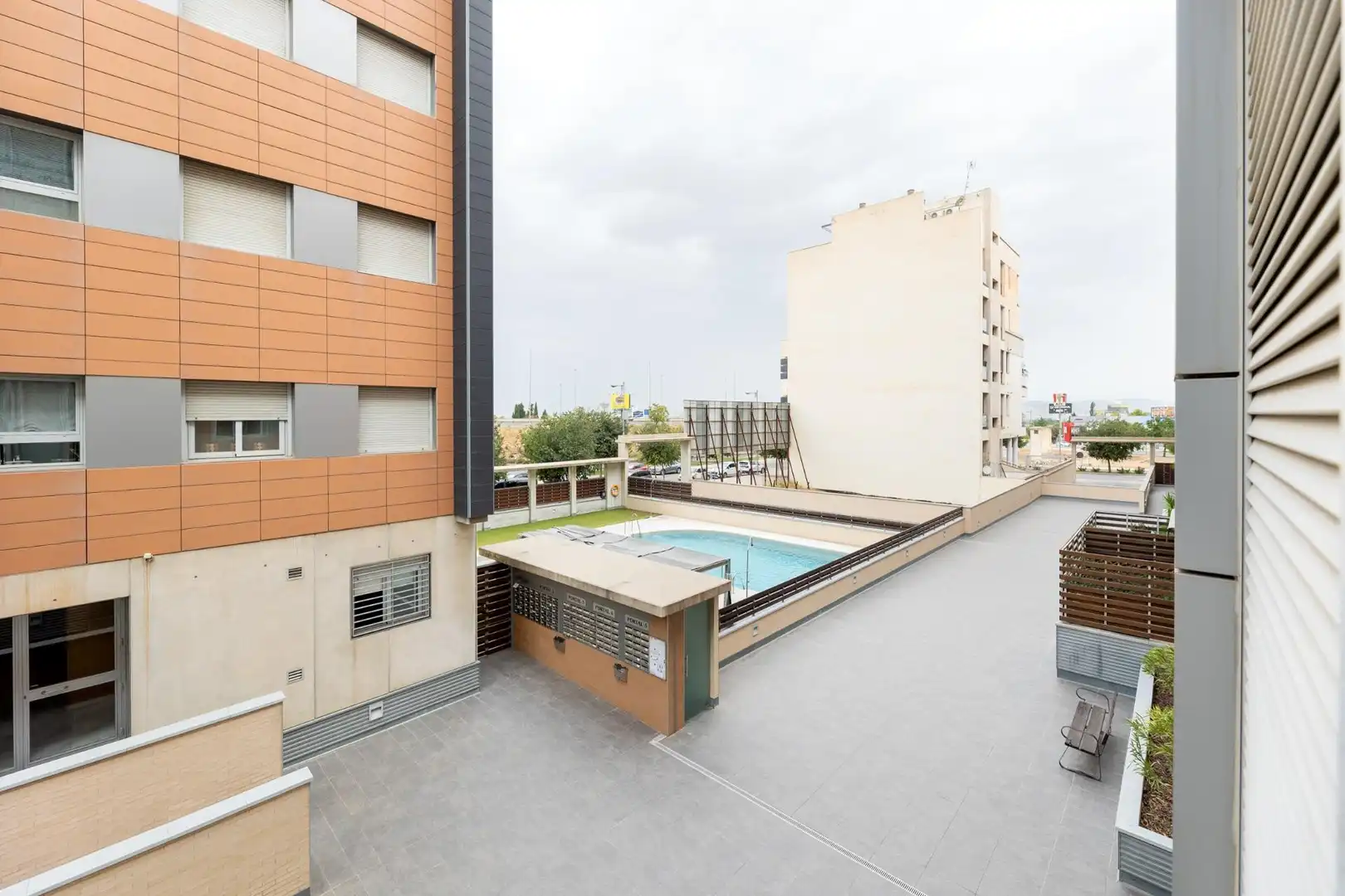 Swimming pool of Flat for sale in Armilla