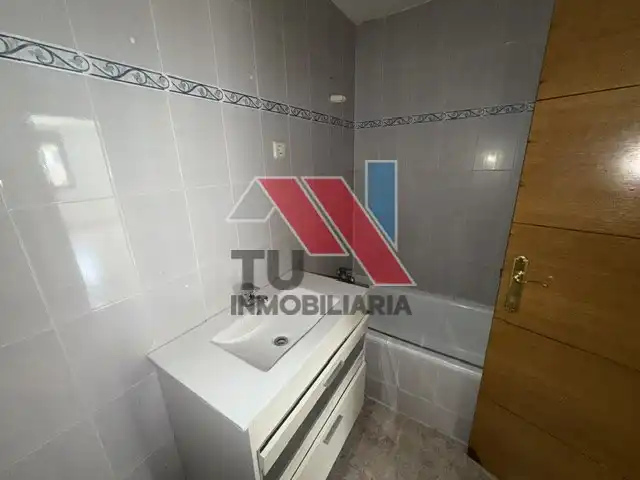 Bathroom of Flat for sale in Fuensalida  with Balcony and Community pool