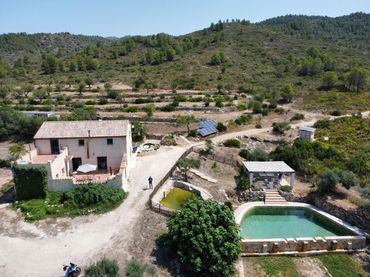 Maison rustique avec piscine à vendre à Tivissa