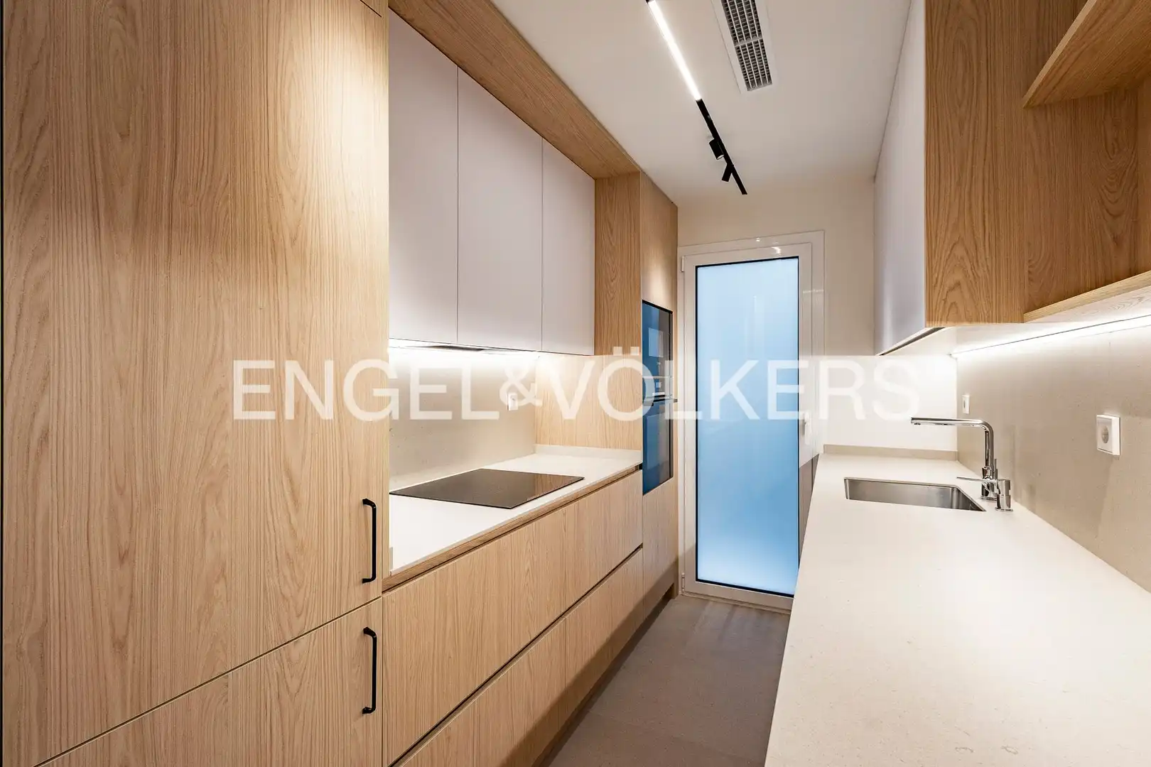 Cuina de Pis en venda en Barcelona amb Aire condicionat, Calefacció i Terrassa