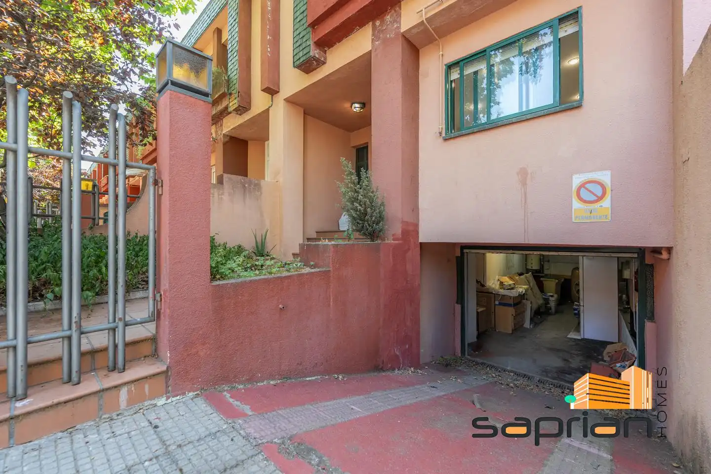Vista exterior de Casa o chalet en venta en Villanueva del Pardillo con Terraza y Piscina comunitaria