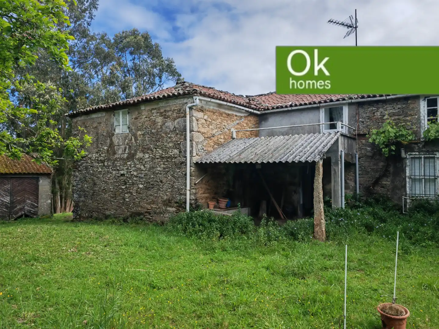 Vista exterior de Finca rústica en venda en Toques amb Jardí privat, Traster i Moblat