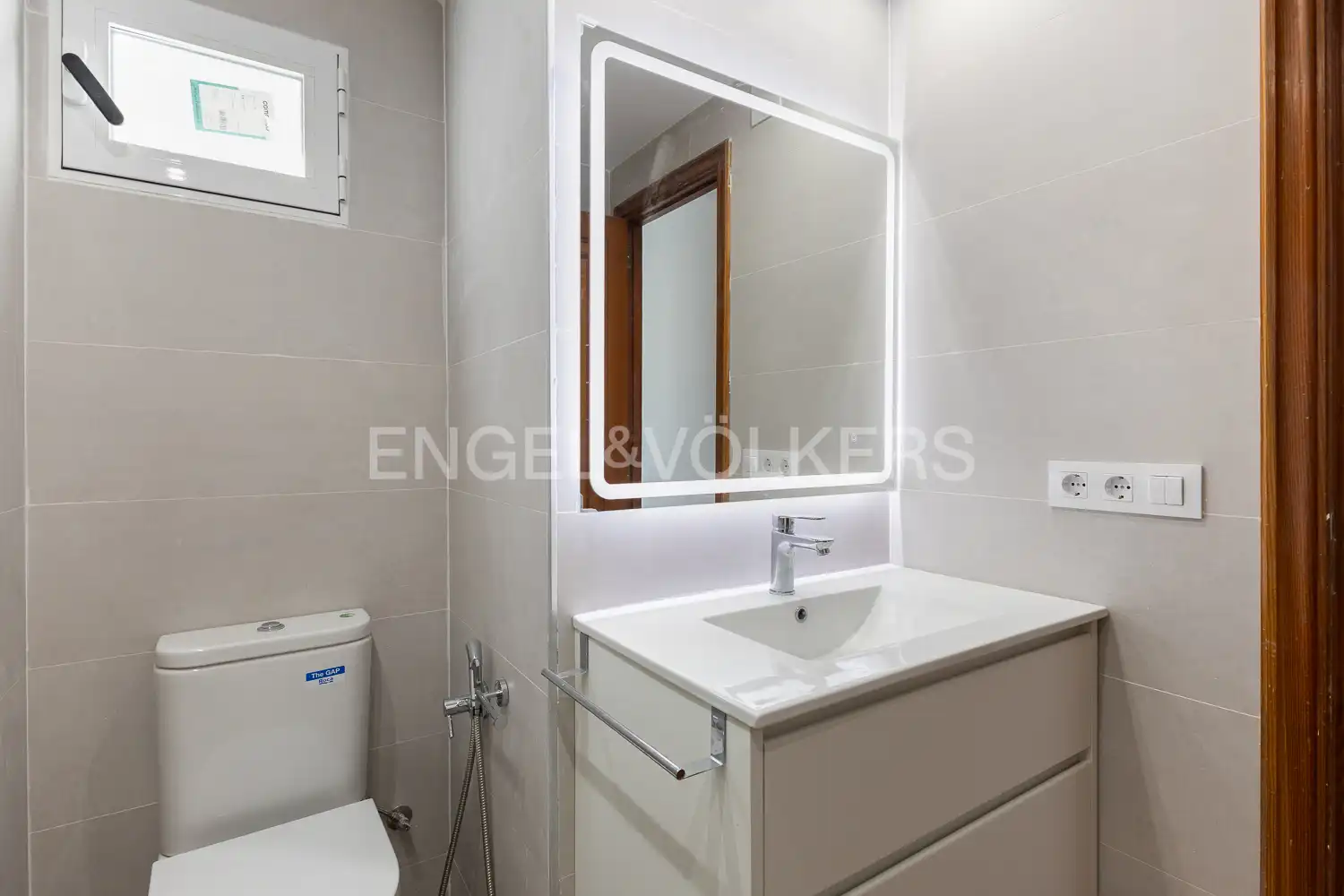 Badezimmer von Wohnung zur Miete in Valencia mit Klimaanlage, Heizung und Terrasse